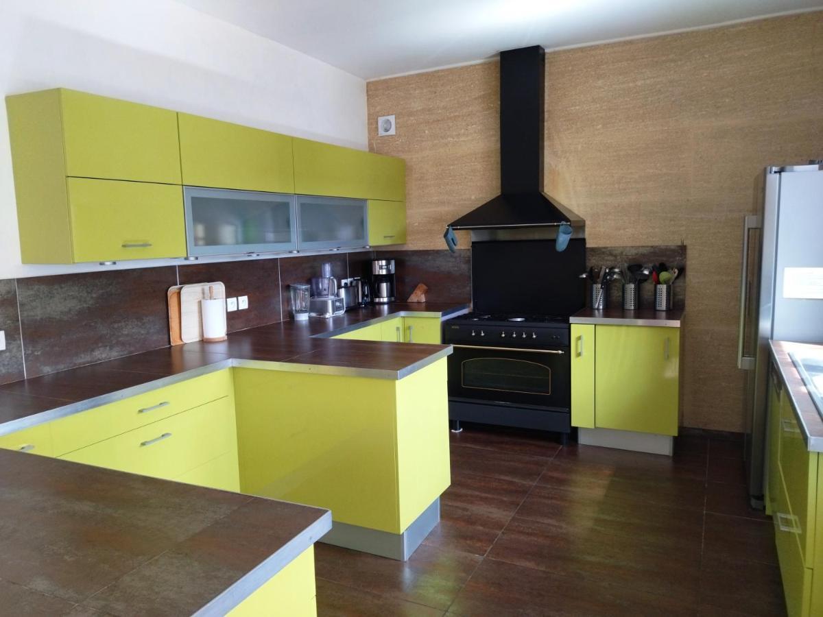 Villa La Charmeuse Fleurie Collias ภายนอก รูปภาพ
